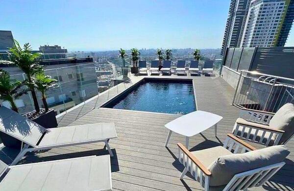 רויאל פנטהאוז